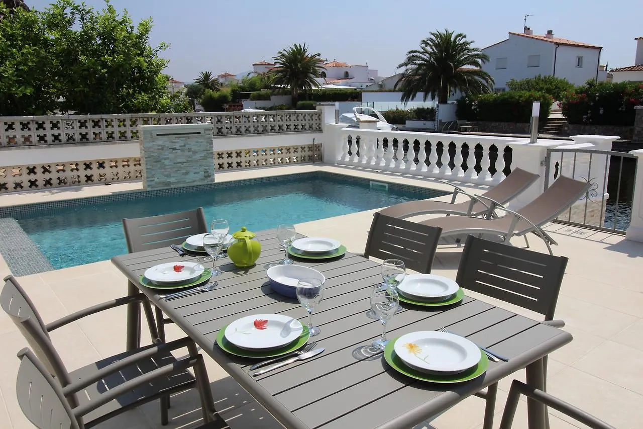 Apart-Rent Casa Con Piscina Flamicell 0042 Empuriabrava Holiday home