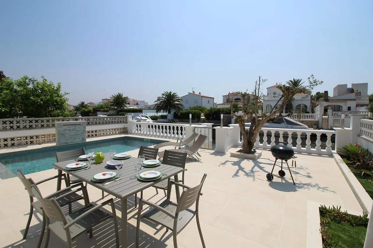 Holiday home Apart-Rent Casa Con Piscina Flamicell 0042 Empuriabrava